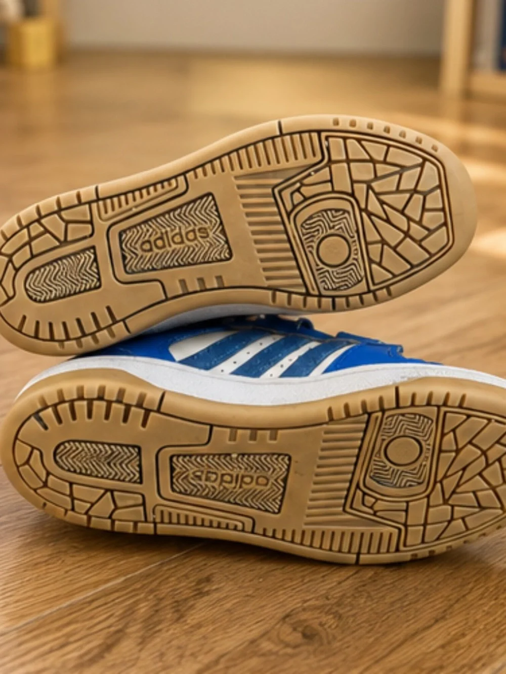 adidas classic sneakers